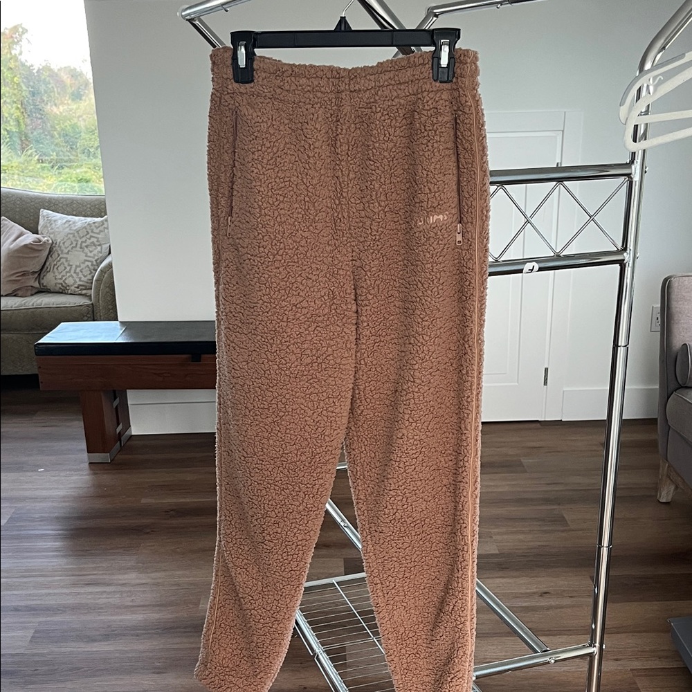 SKIMS Tan Fleece Joggers NWT